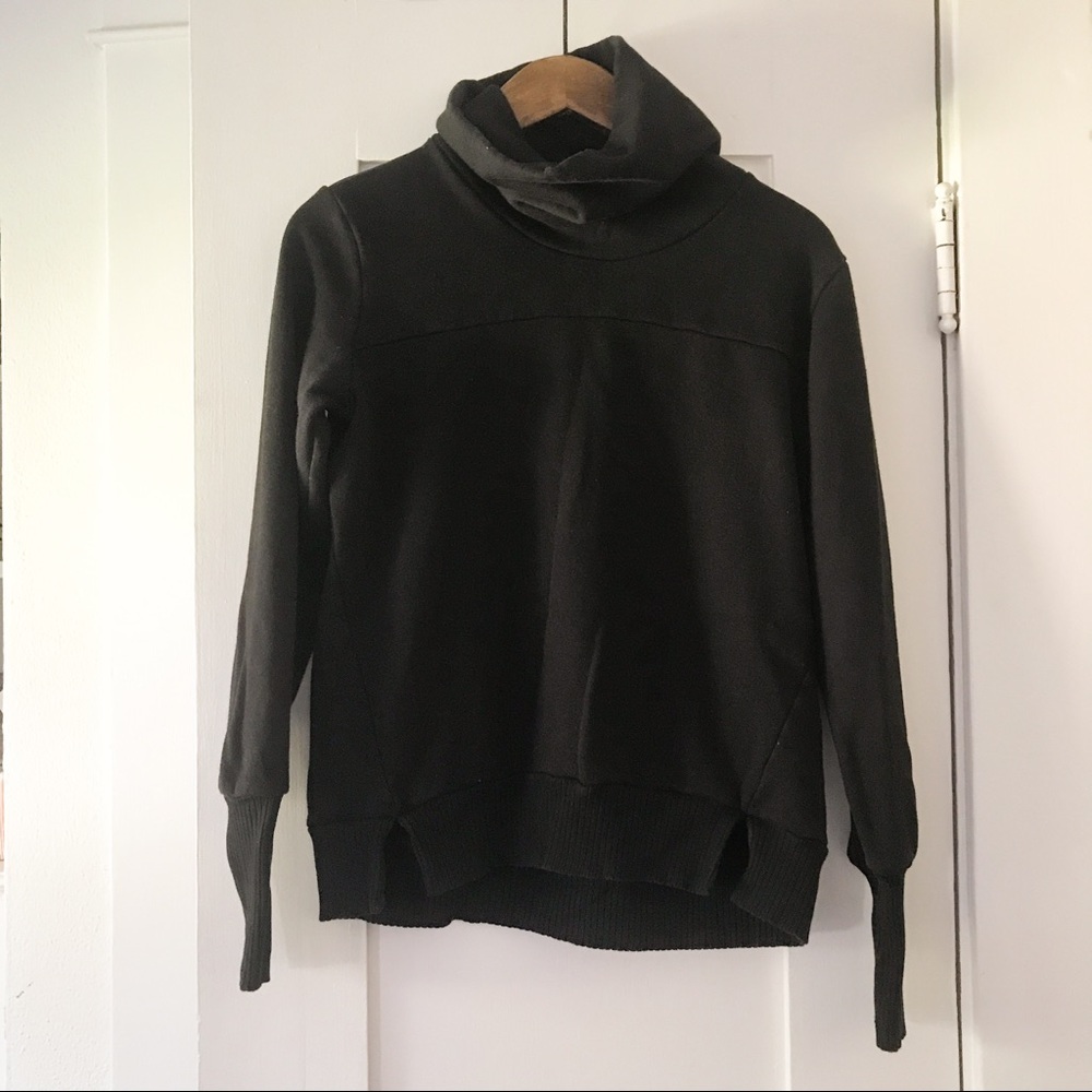 ALO Yoga Black Sweatshirt